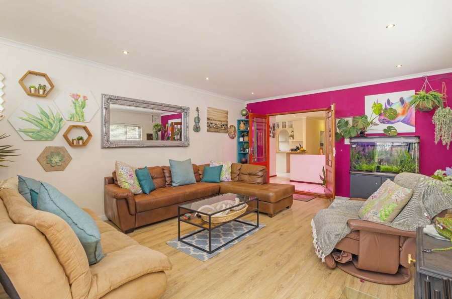 6 Bedroom Property for Sale in Tijgerhof Western Cape